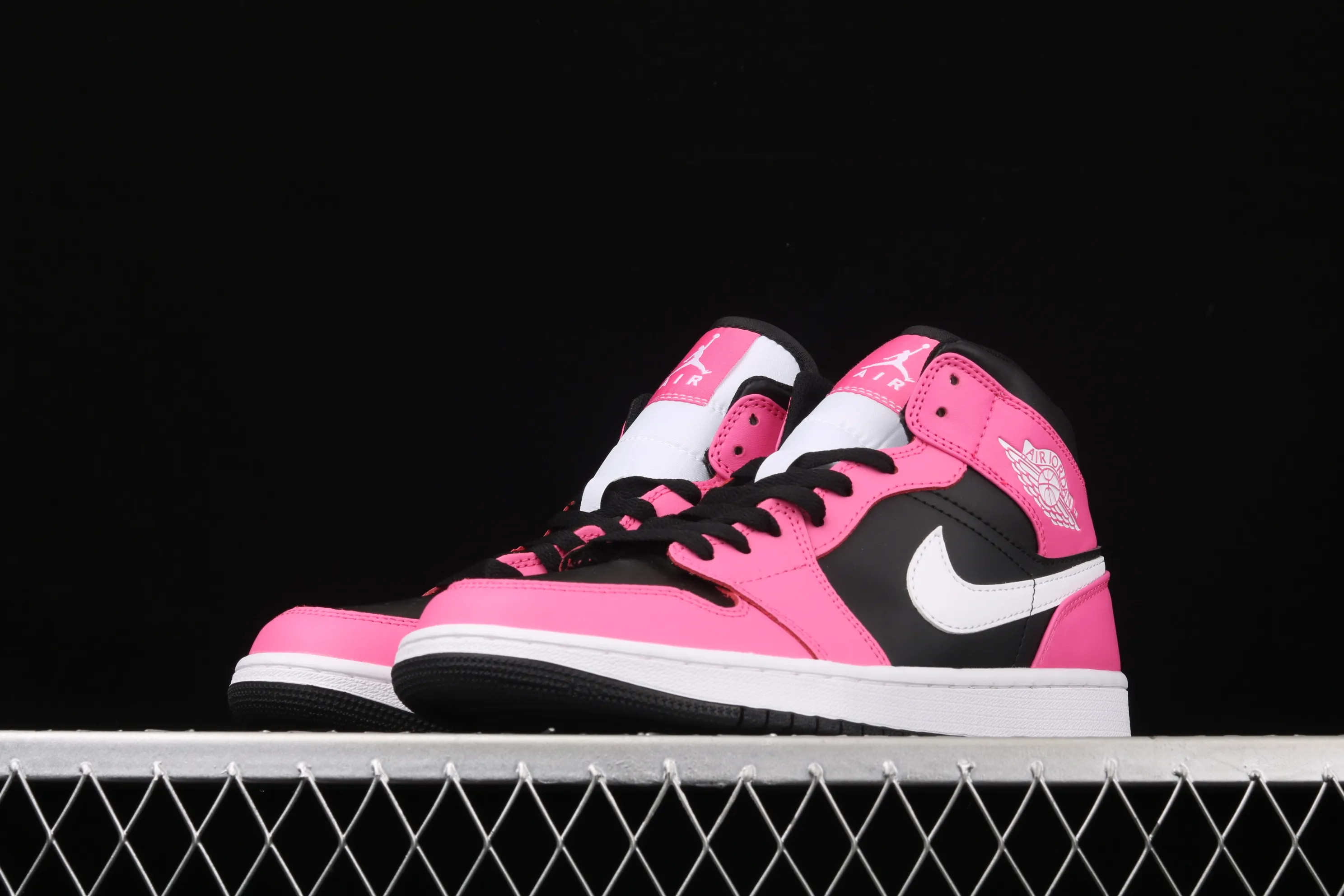 All categories Air Jordan Jordan series basketball shoes Air Jordan 1 Mid Air Jordan Mid AJ1 Joe 1 Pink Popsicle Zhongbang series basketball shoes 555112-002